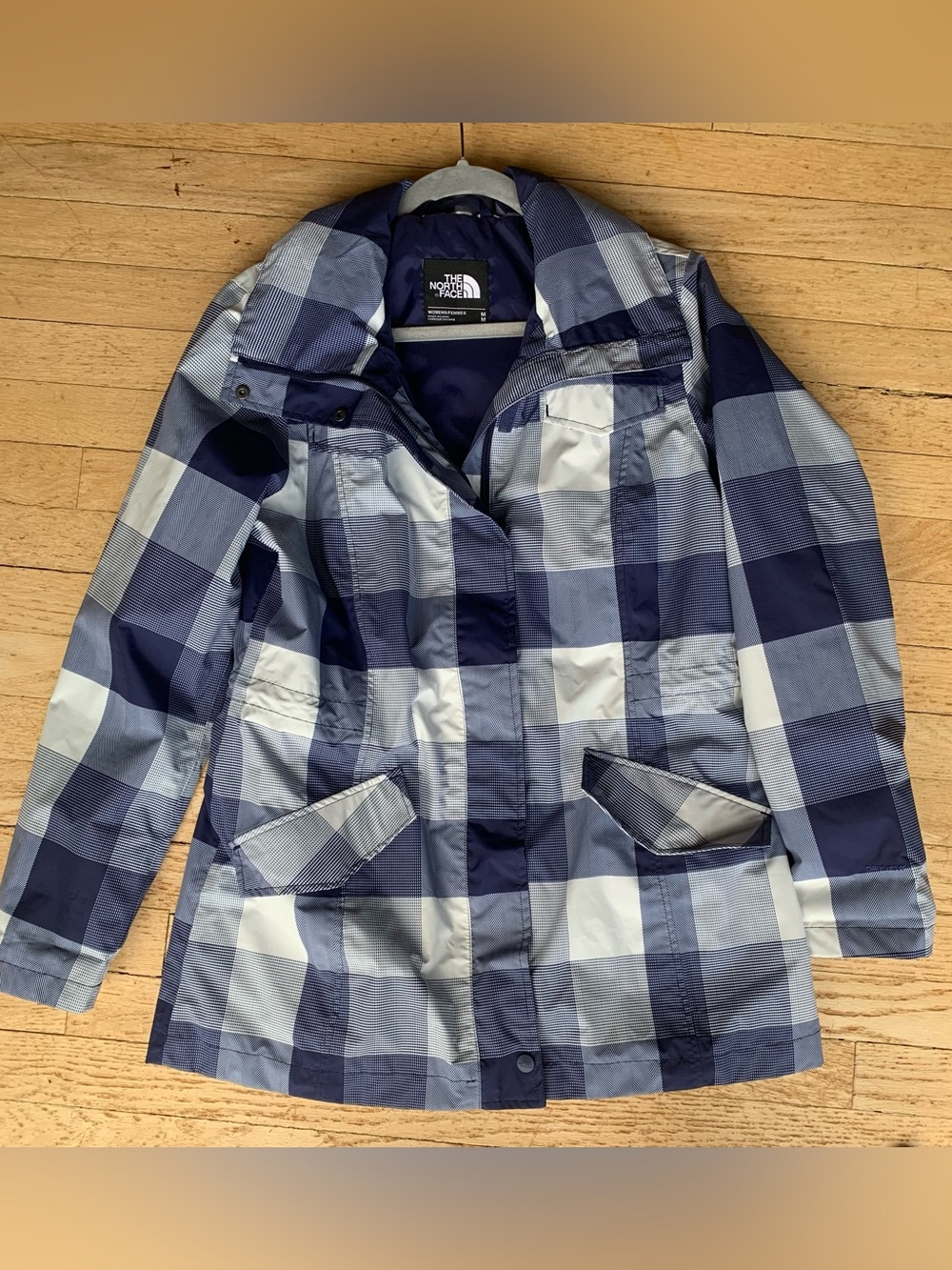 The North Face Navy and Light Blue Plaid Raincoat M NWOT